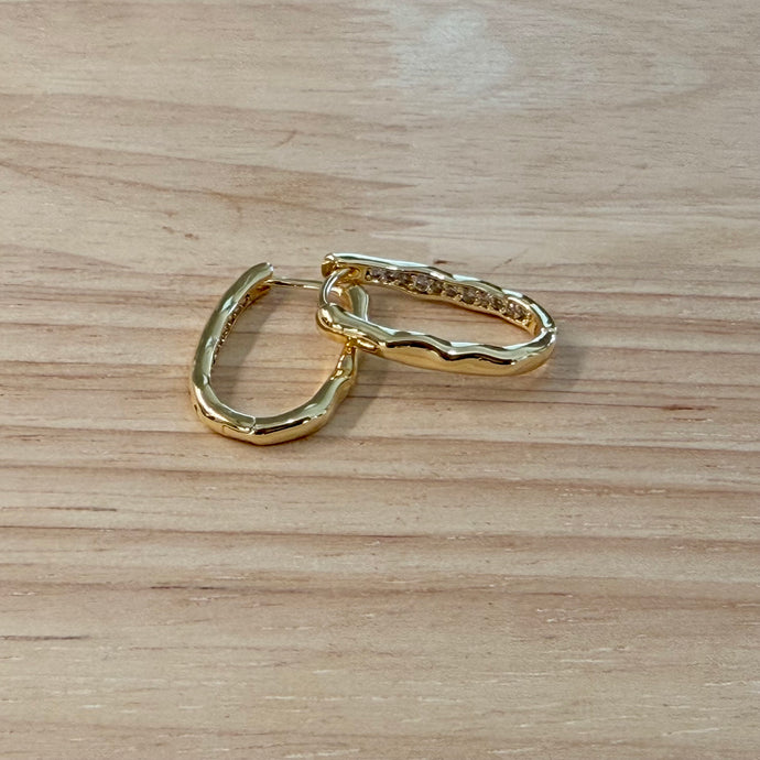 Wavy Oblong Hoop Earrings 261