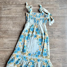 Load image into Gallery viewer, Floral Smocked Midi Dress
