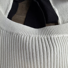 Load image into Gallery viewer, Plus Back Bow Knit Sweater Top