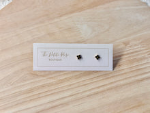 Load image into Gallery viewer, Ivy Flower Gemstone Stud Earrings 269