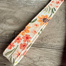 Load image into Gallery viewer, Floral Wristlet Keychain