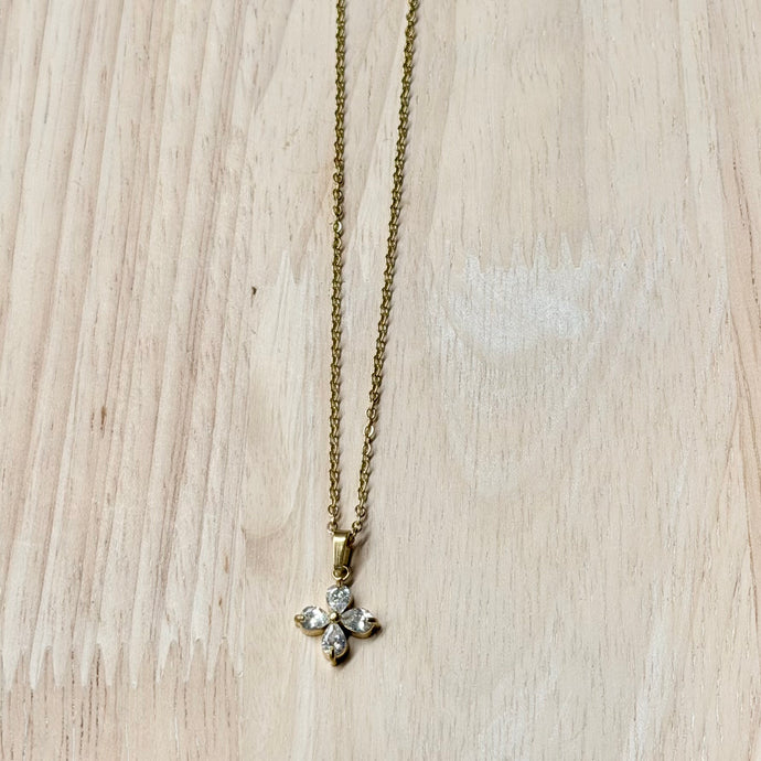 Four Leaf Clover Pendant Necklace 282