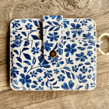 Load image into Gallery viewer, Floral Card Wallet